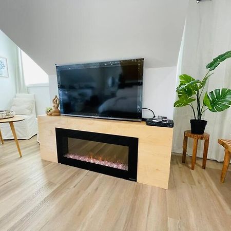 Stylish Cozy One Bedroom Studio With Free Parking Βικτώρια Εξωτερικό φωτογραφία