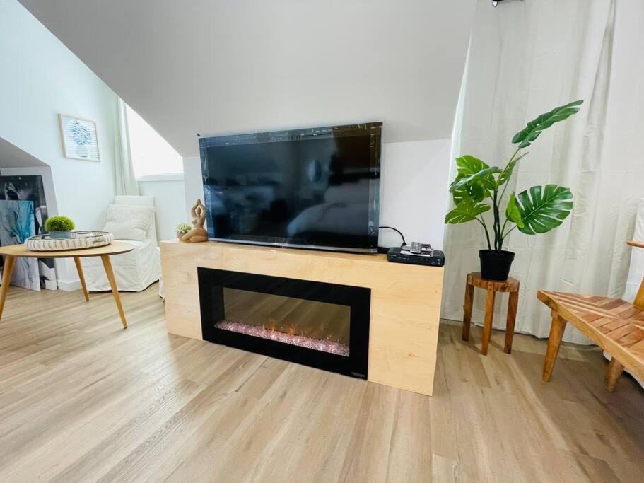 Stylish Cozy One Bedroom Studio With Free Parking Βικτώρια Εξωτερικό φωτογραφία